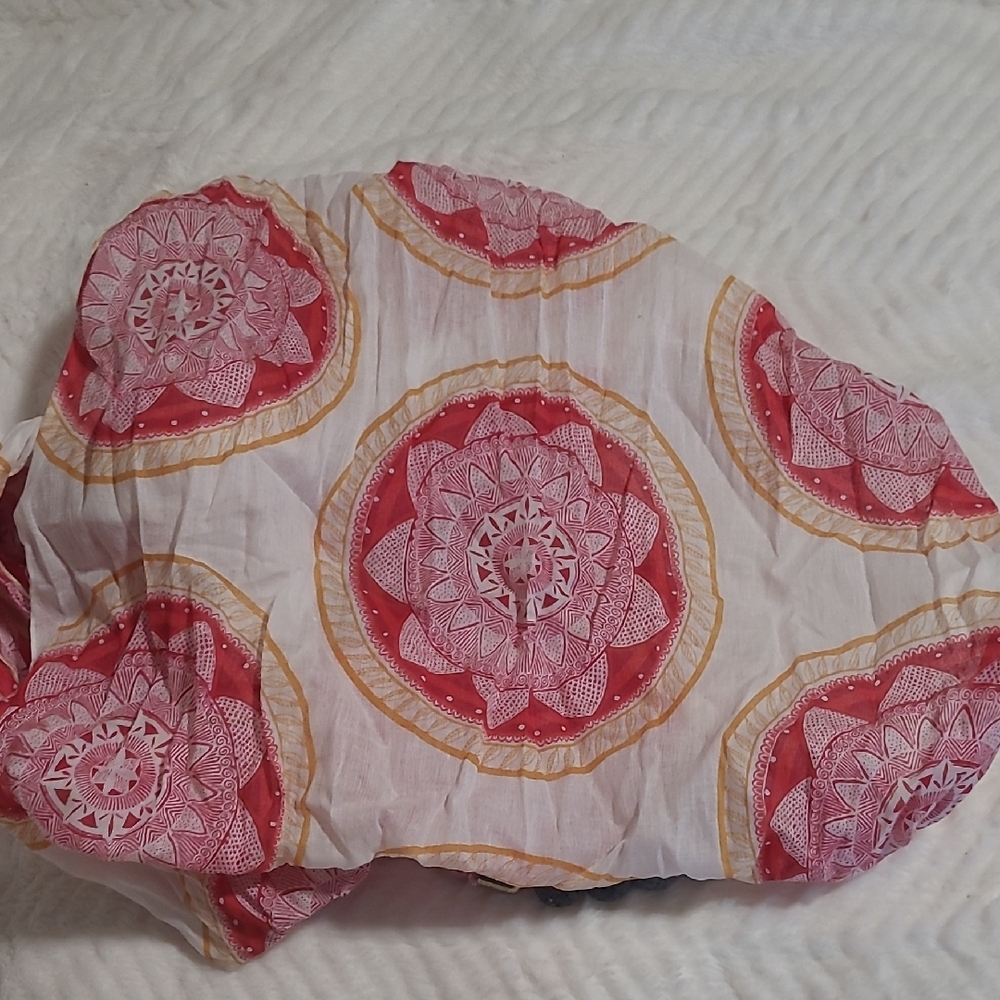 Red and White Patterned Scarf Lava Oil Diffusing - Picture 3 of 5
